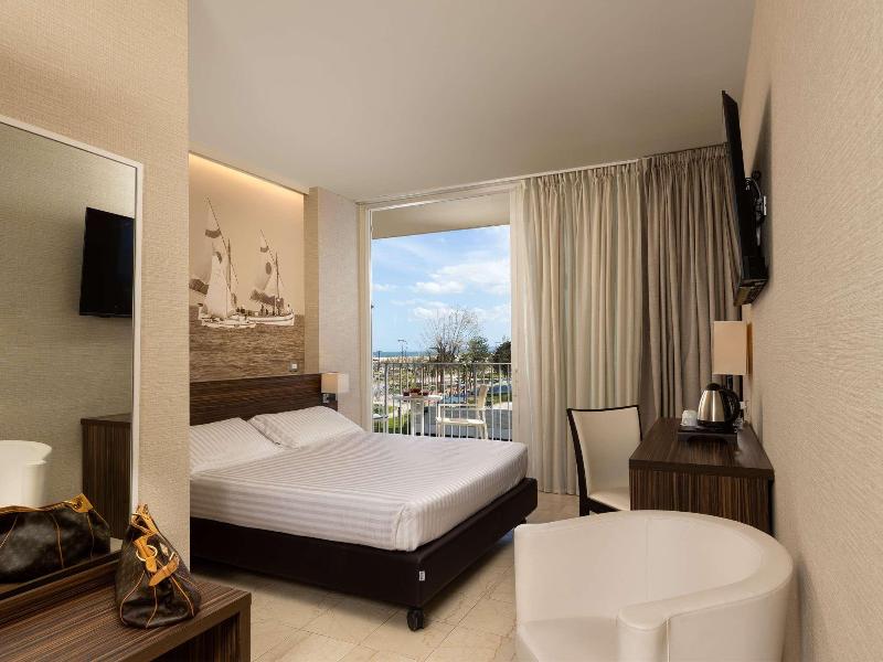Mercure Rimini Lungomare image