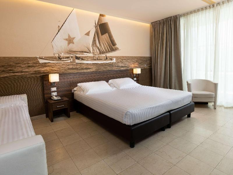 Mercure Rimini Lungomare image