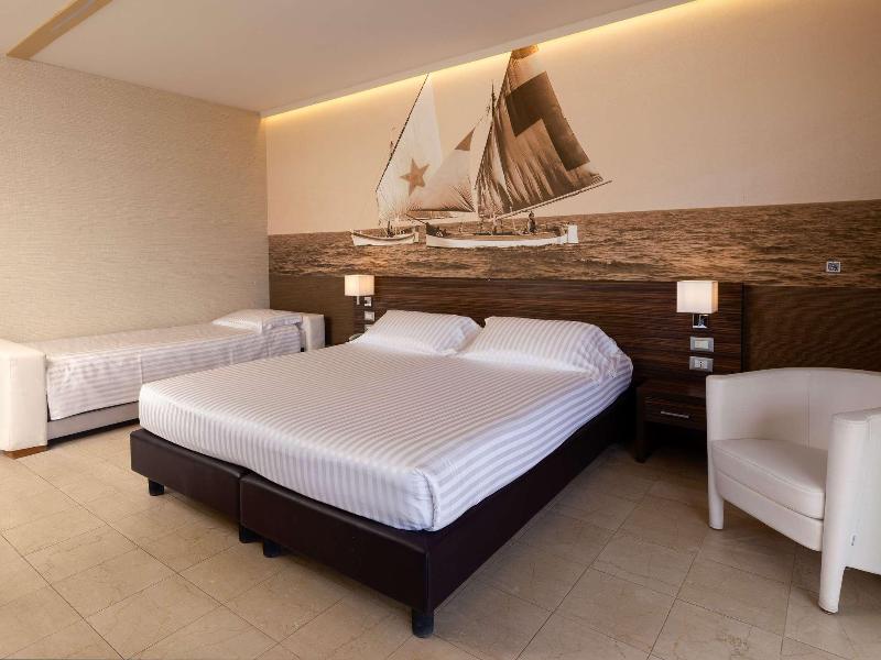Mercure Rimini Lungomare image