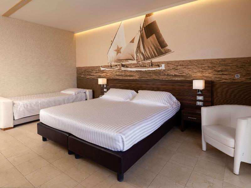 Mercure Rimini Lungomare image