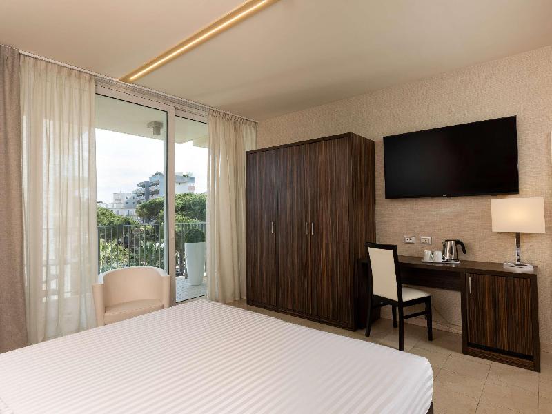 Mercure Rimini Lungomare image