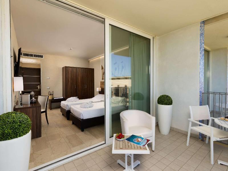 Mercure Rimini Lungomare image