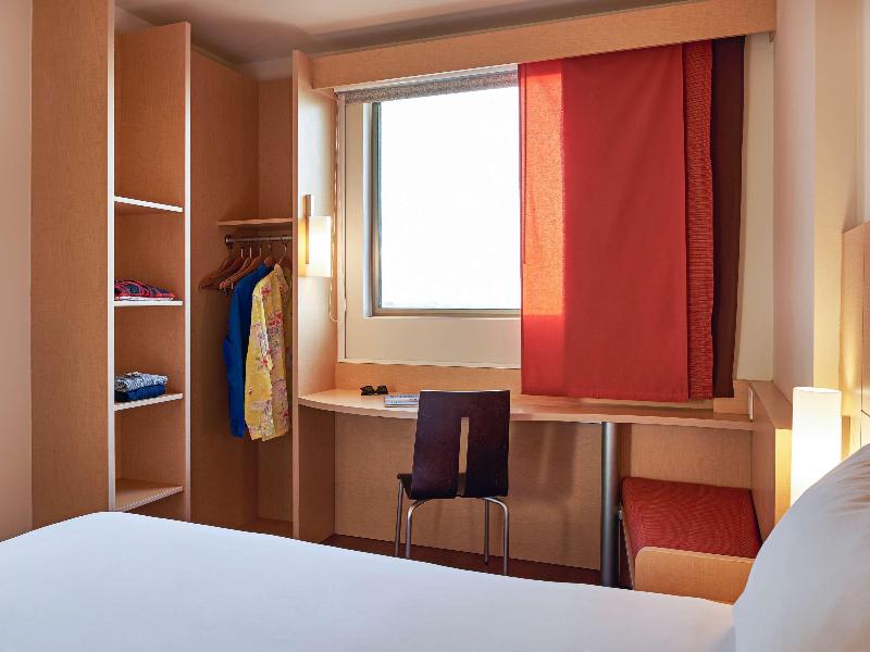 ibis Cancun Centro image
