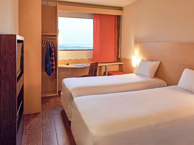 ibis Cancun Centro image