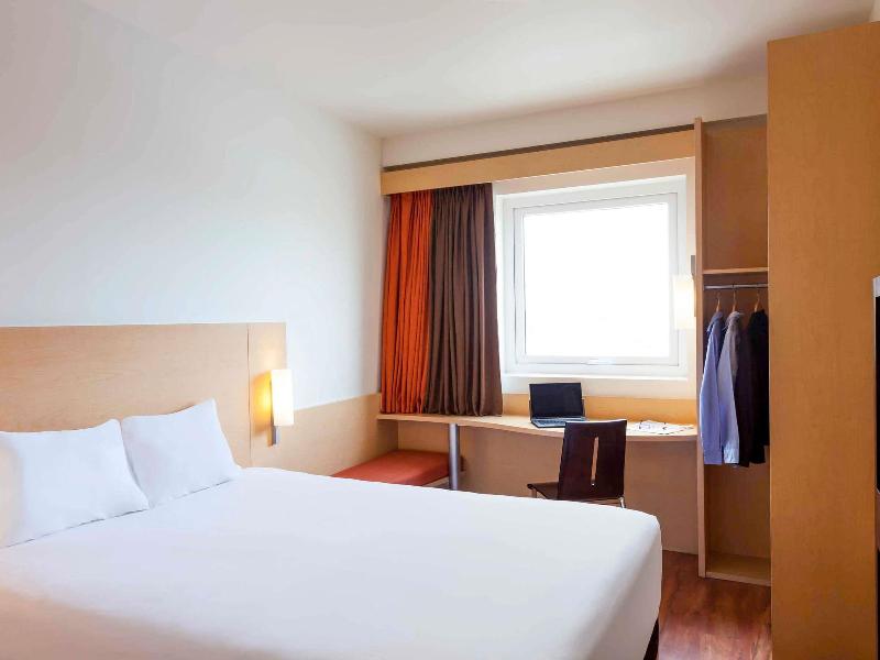 Ibis Hermosillo image