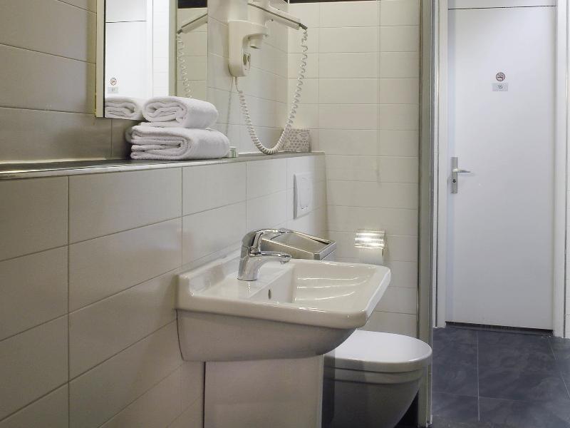 Mercure Hotel Schiphol Terminal image