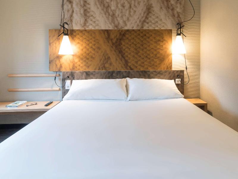 ibis Tilburg image