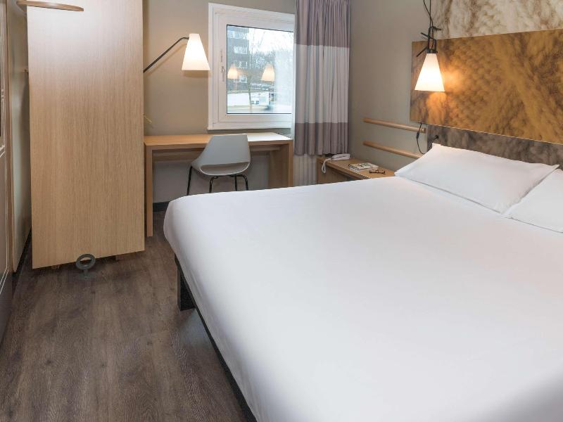 ibis Tilburg image