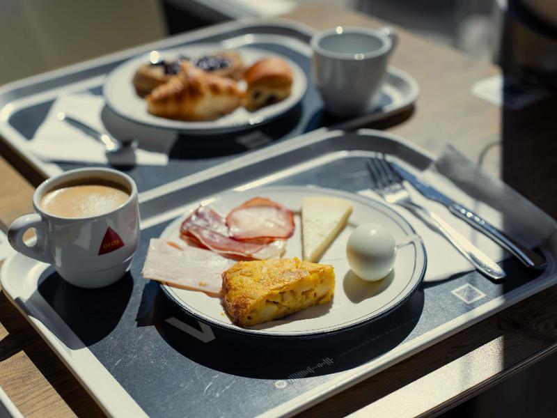 Ibis Alicante image