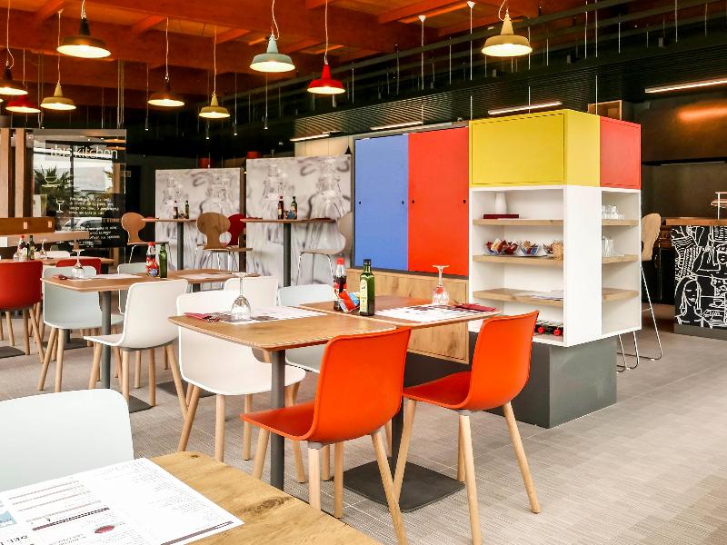 ibis Alicante image