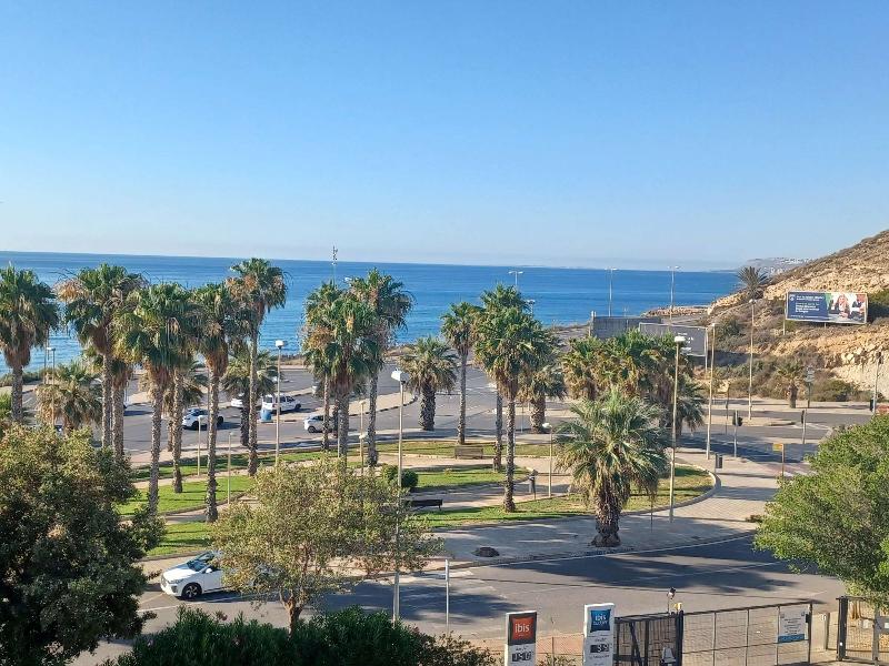 ibis Alicante image