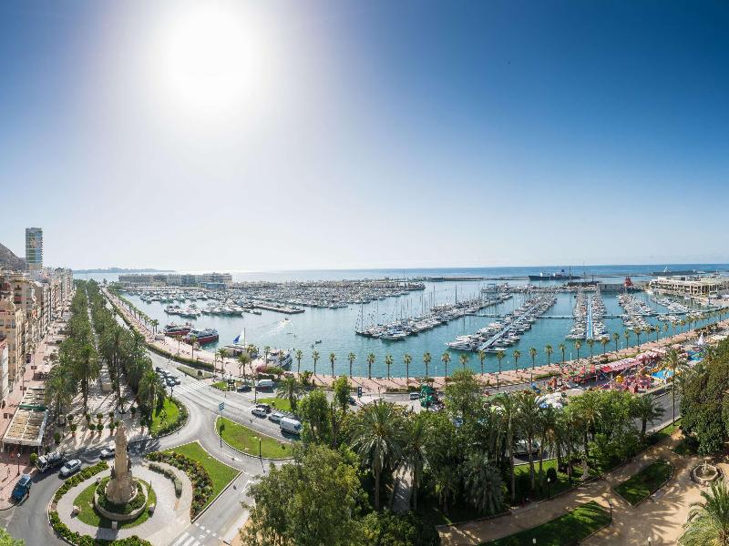 ibis Alicante image