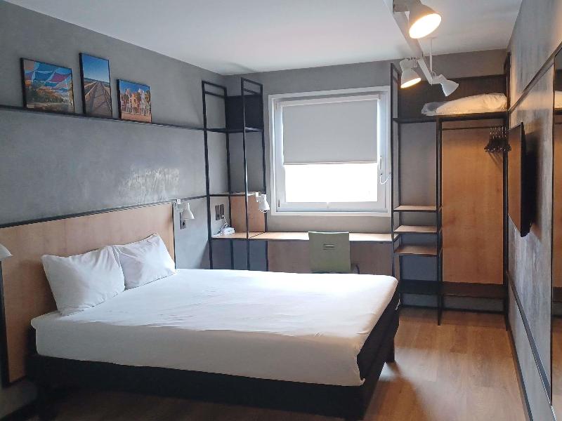 ibis Alicante image