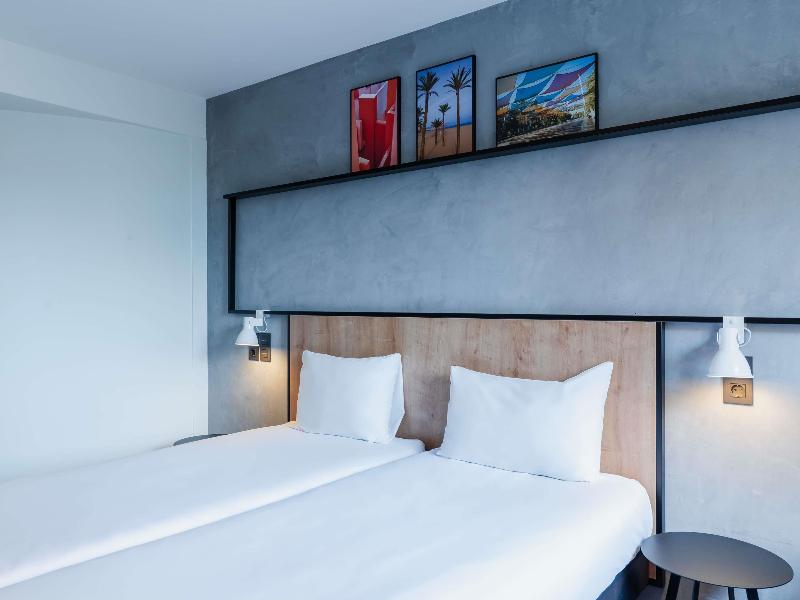 Ibis Alicante image