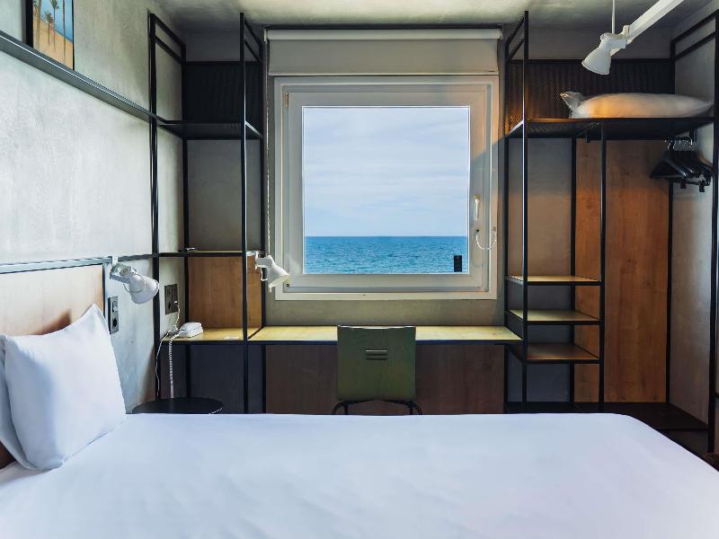 Ibis Alicante image