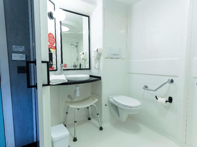 Ibis Alicante image