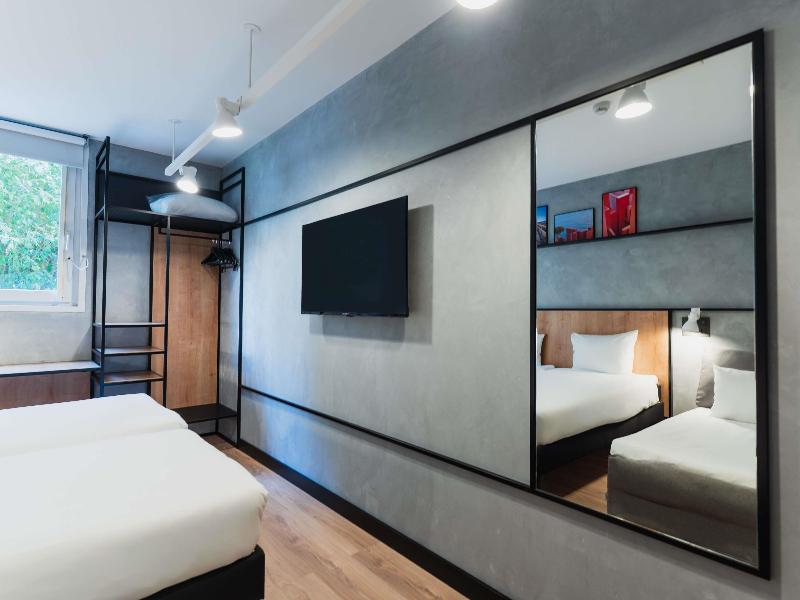 Ibis Alicante image