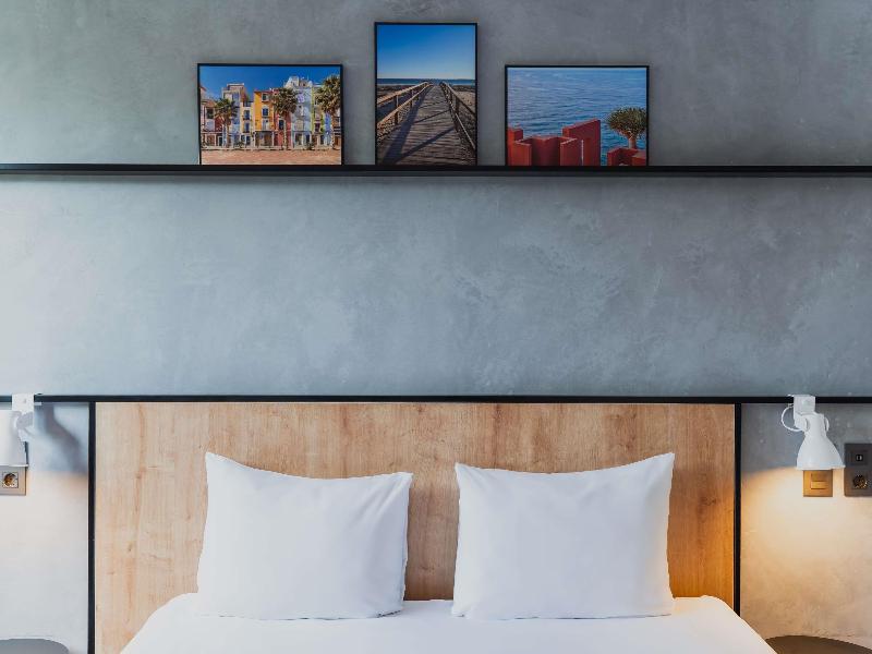 Ibis Alicante image