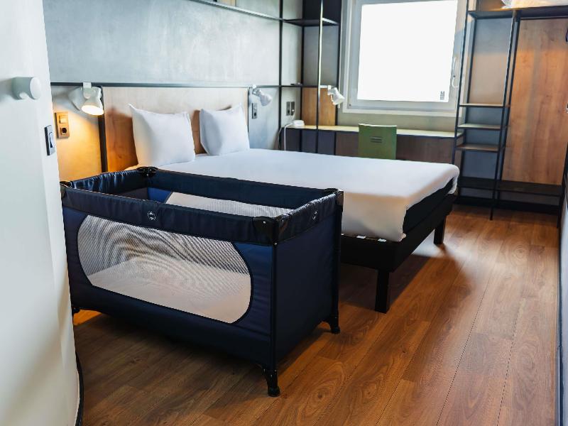 Ibis Alicante image