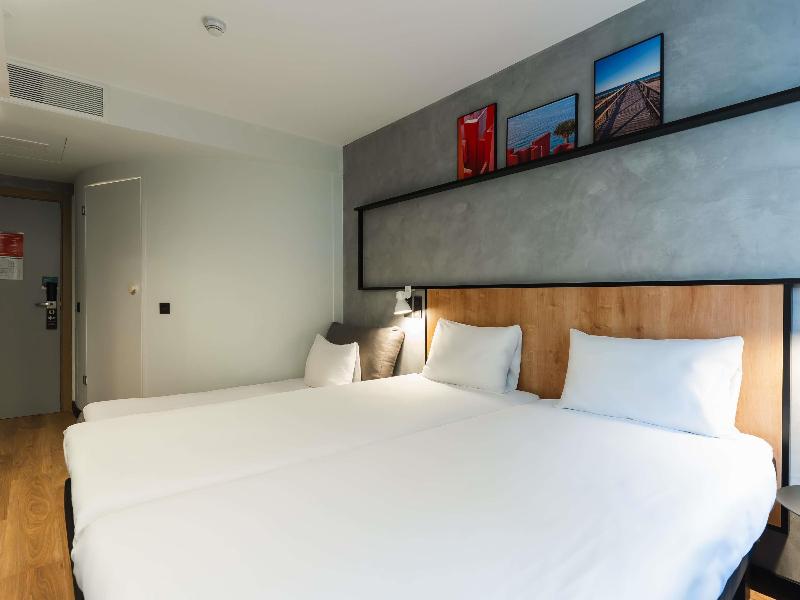 Ibis Alicante image