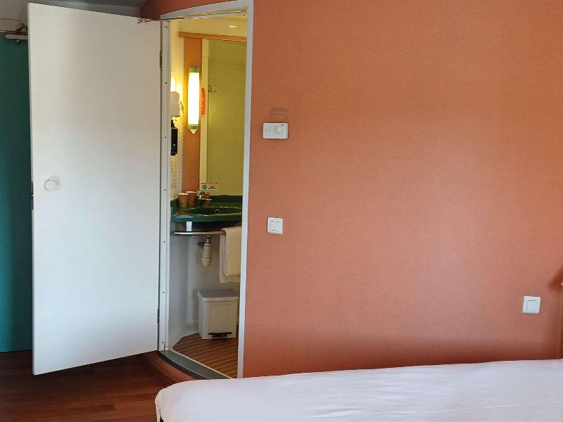 ibis Alicante image