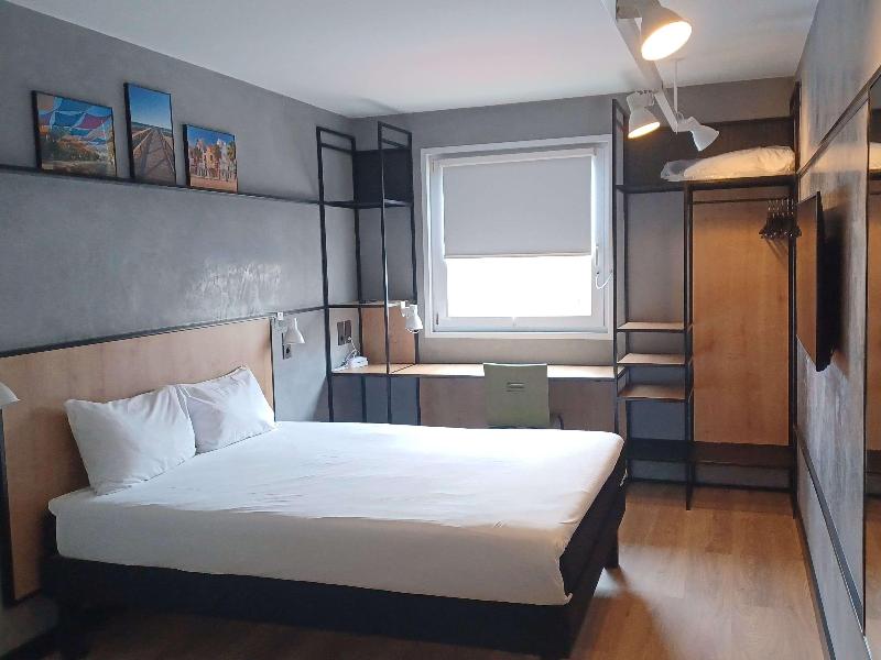 ibis Alicante image