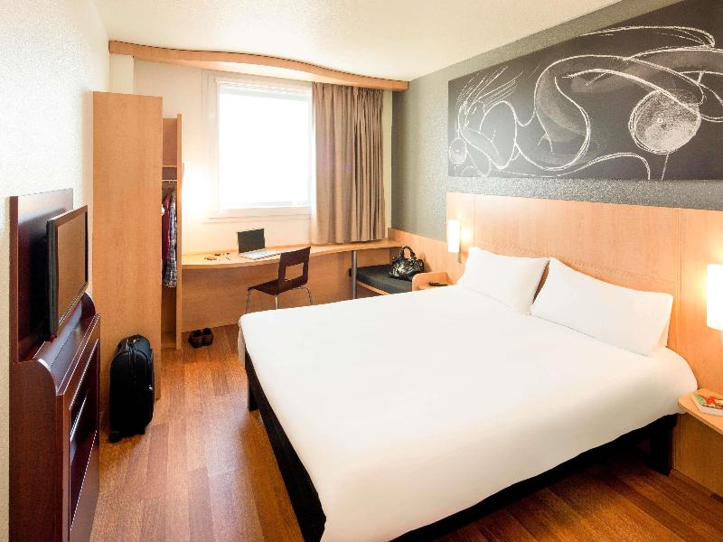 ibis Barcelona Meridiana image
