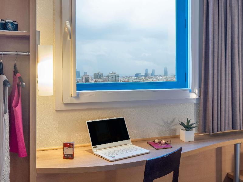 ibis Barcelona Meridiana image