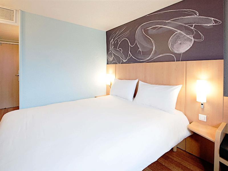 ibis Barcelona Meridiana image