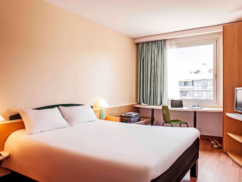 Ibis Barcelona Molins De Rei image