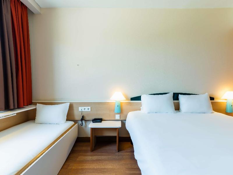 Ibis Barcelona Molins De Rei image