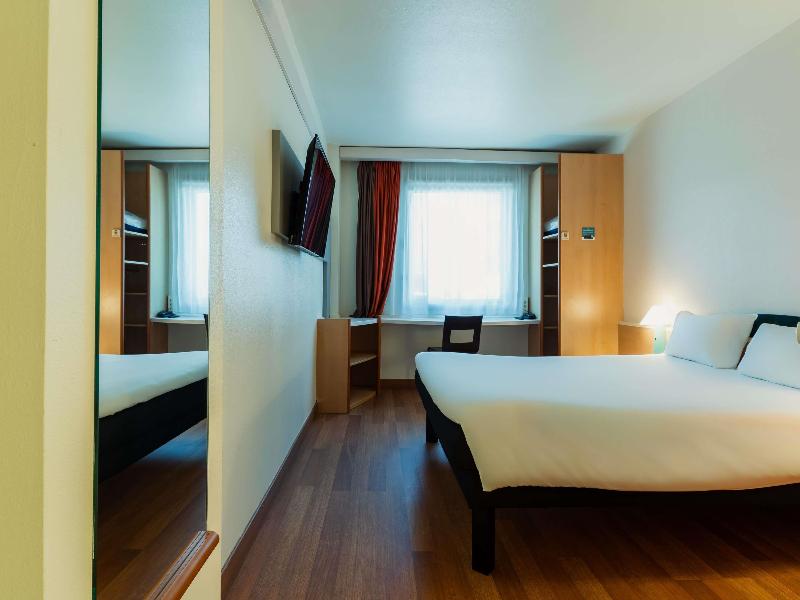 Ibis Barcelona Molins De Rei image