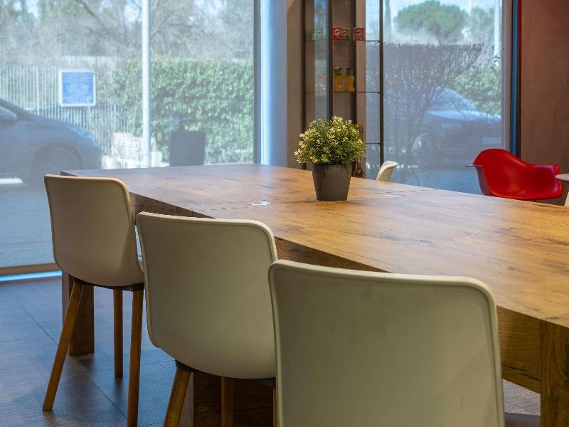 Ibis Barcelona Montmelo image