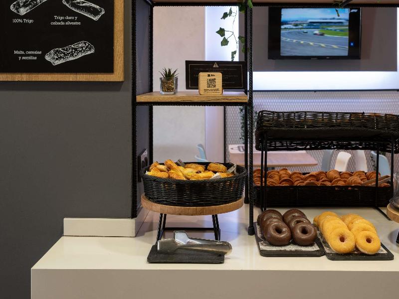 Ibis Barcelona Montmelo image