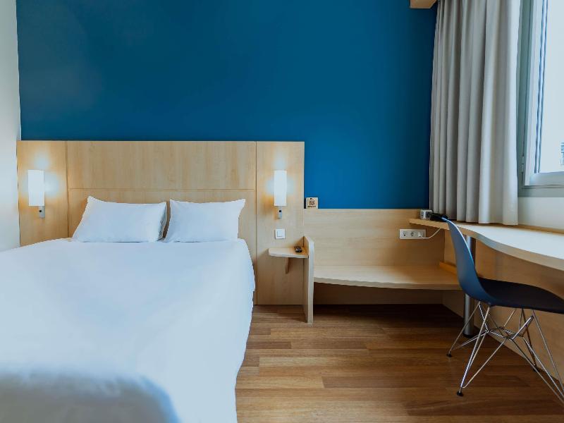Ibis Barcelona Pza Glories 22 image