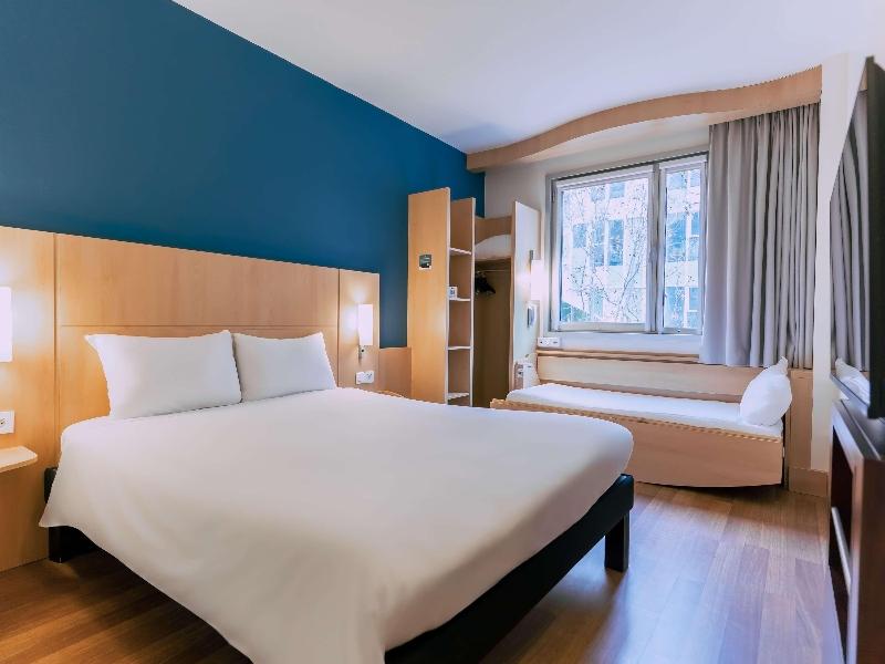 Ibis Barcelona Pza Glories 22 image