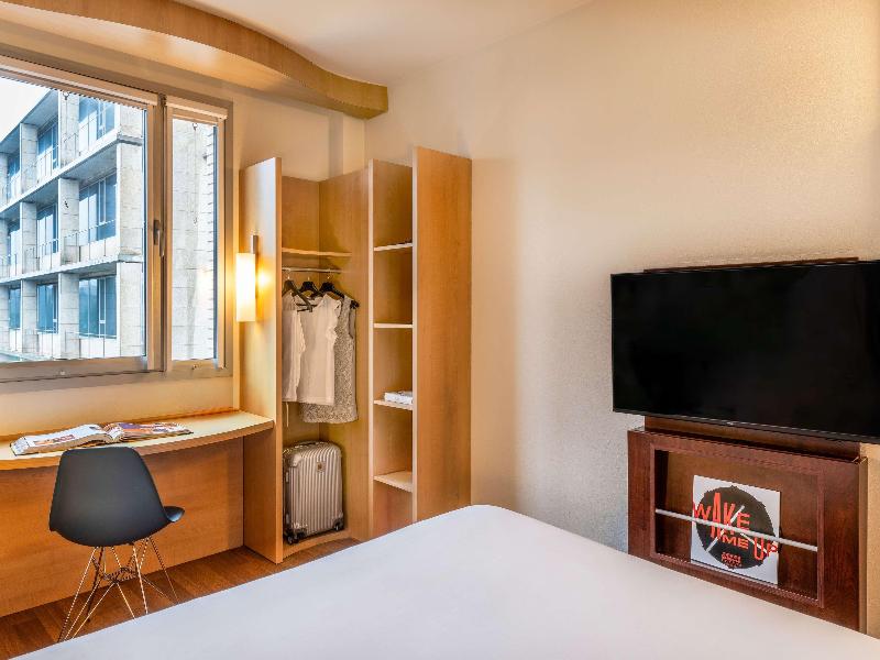 Ibis Barcelona Pza Glories 22 image