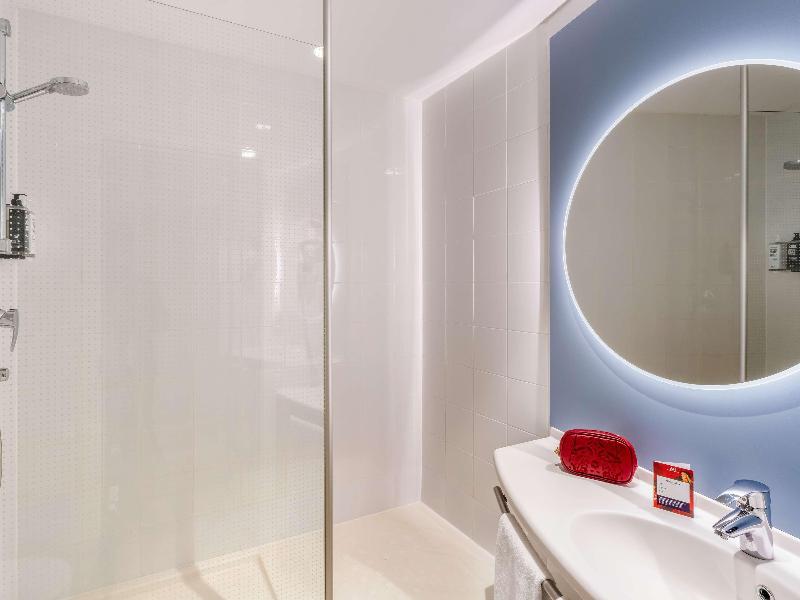 Ibis Barcelona Pza Glories 22 image