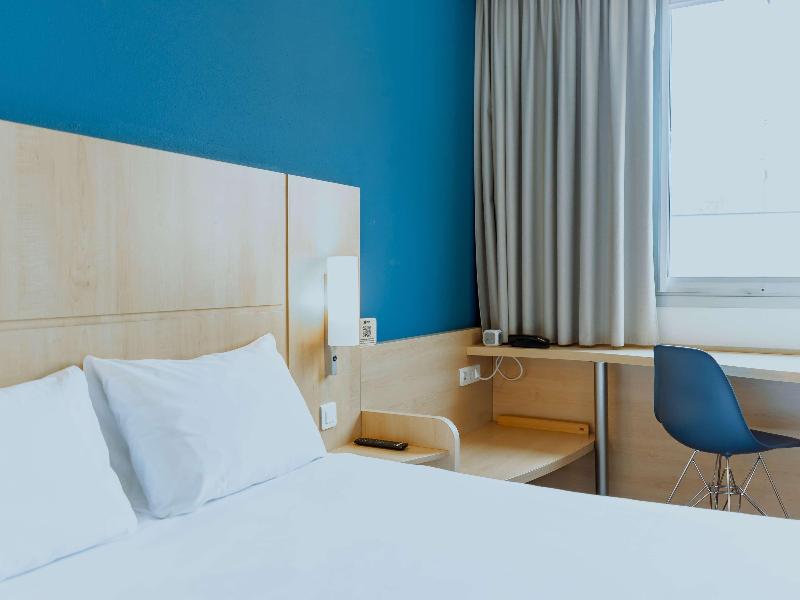 Ibis Barcelona Pza Glories 22 image