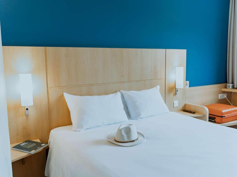 Ibis Barcelona Pza Glories 22 image