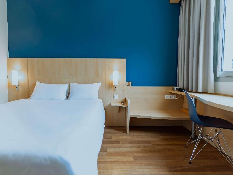 Ibis Barcelona Pza Glories 22 image