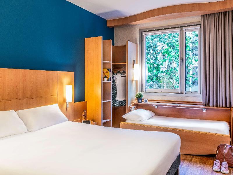 Ibis Barcelona Pza Glories 22 image