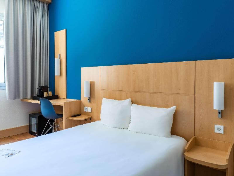 Ibis Barcelona Pza Glories 22 image