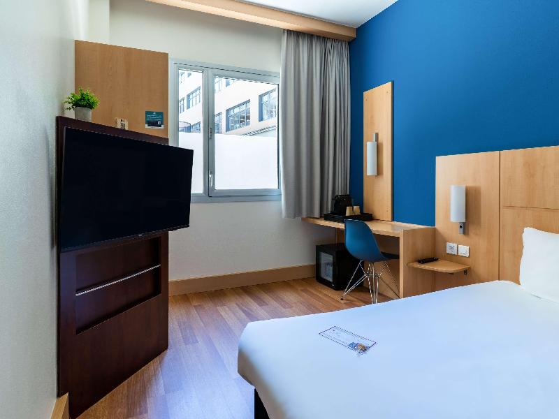 Ibis Barcelona Pza Glories 22 image