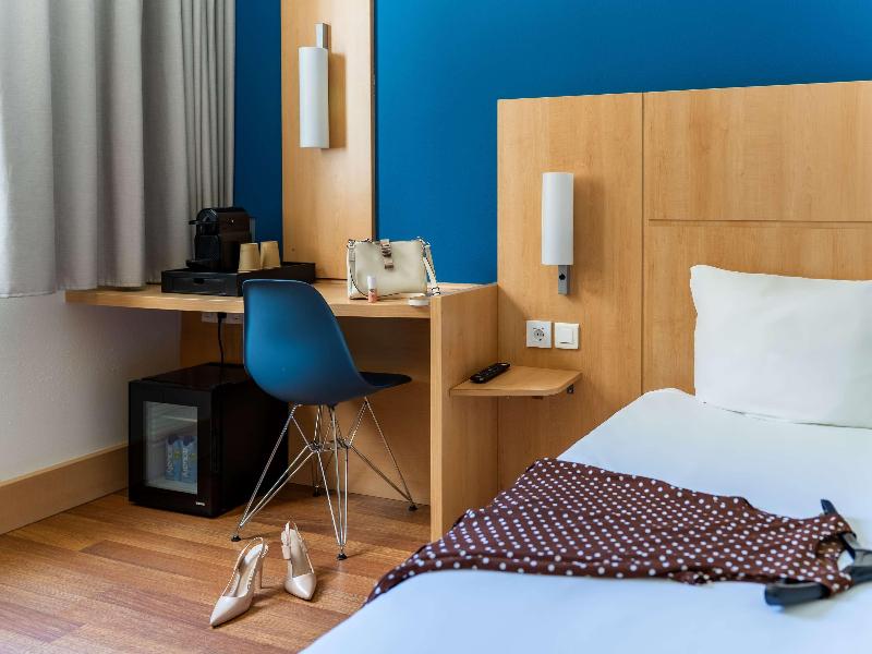 Ibis Barcelona Pza Glories 22 image