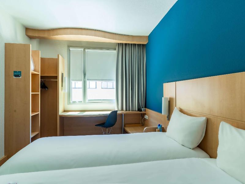 Ibis Barcelona Pza Glories 22 image