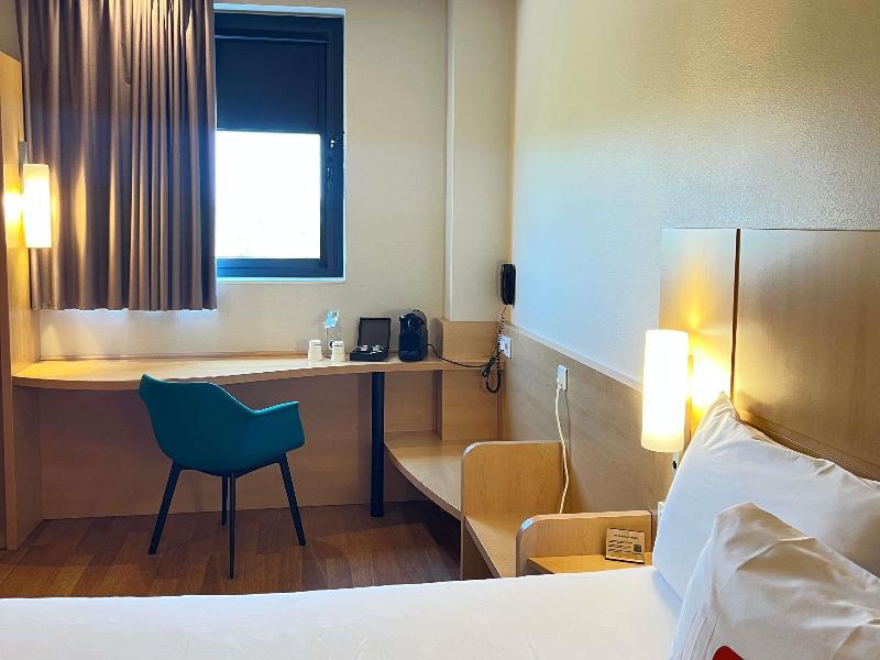 ibis Barcelona Ripollet image