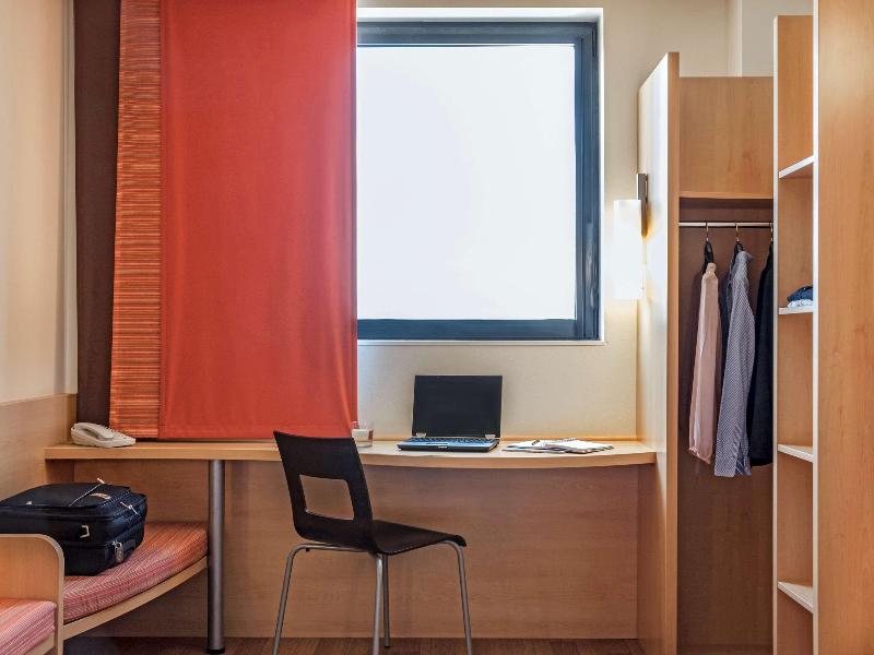 Ibis Barcelona Ripollet image