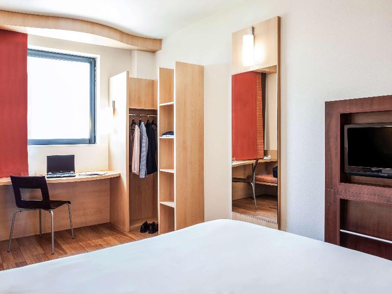 Ibis Barcelona Ripollet image