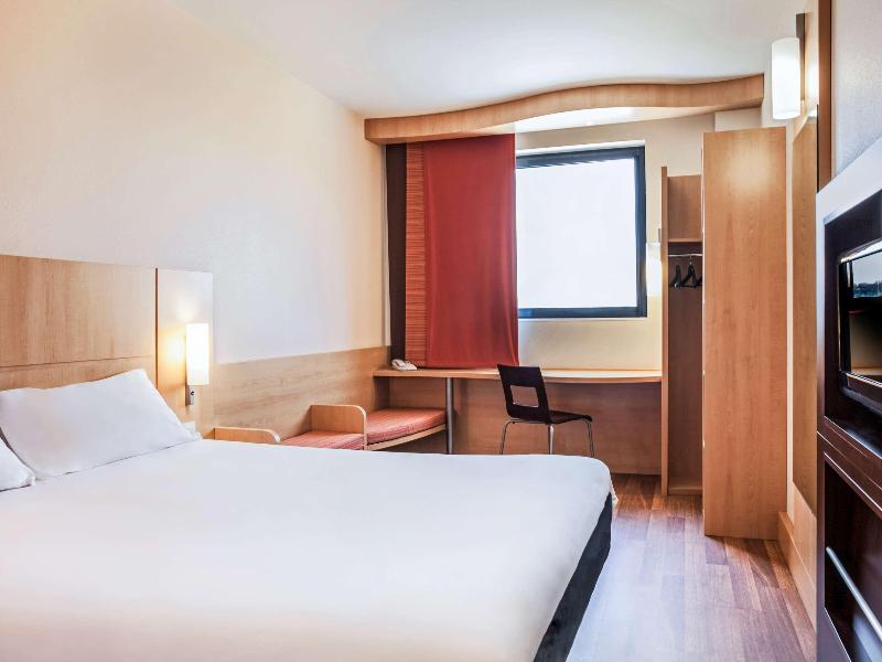 Ibis Barcelona Ripollet image